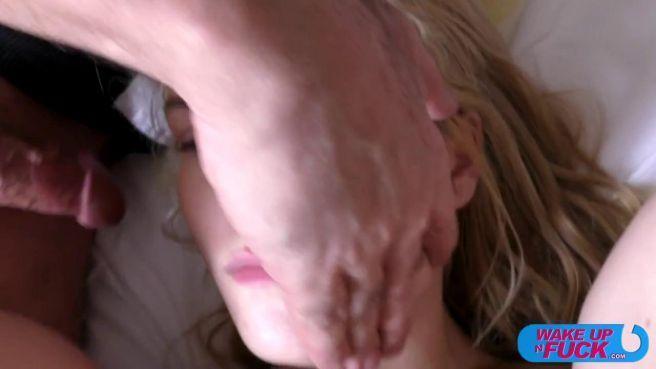 На кастинге милашку трахнул не только Вудман, но и его напарник